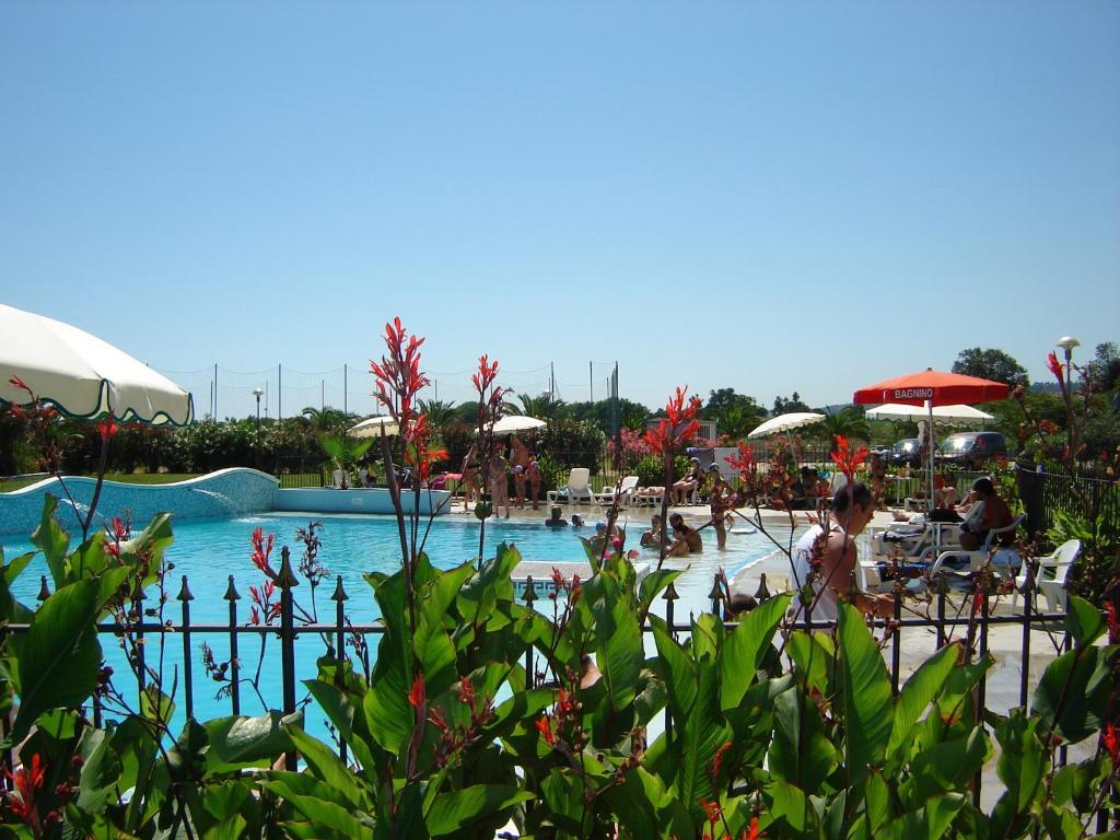 Elena Club Resort Silvi Marina Exterior photo